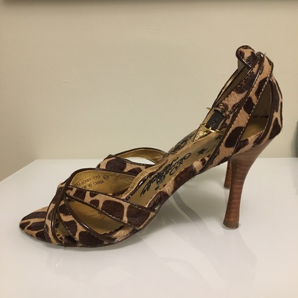 Naughty Monkey Calf Hair Leopard Heels - Picture 2 of 3